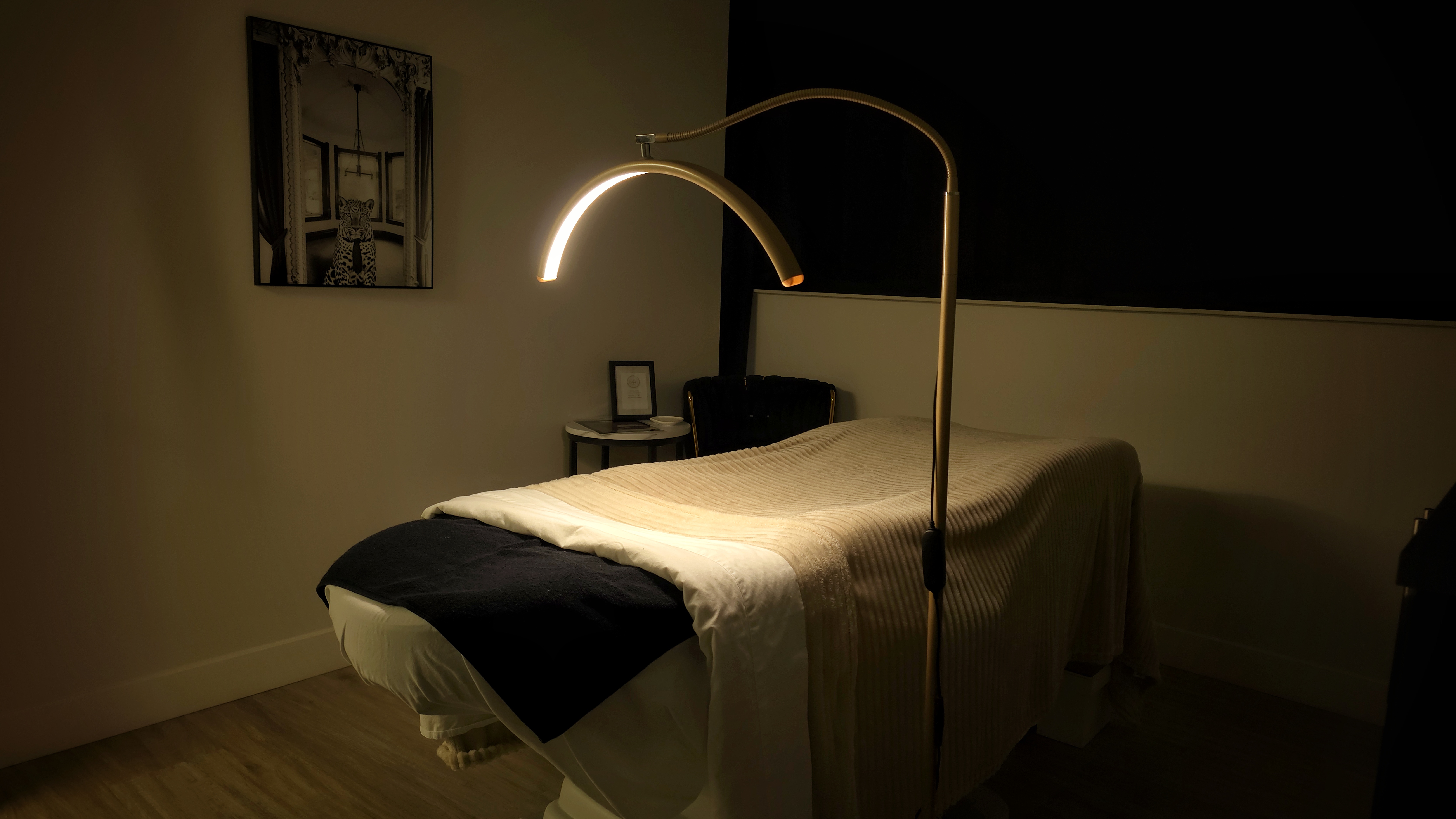 Treatment room at 816 Med Spa